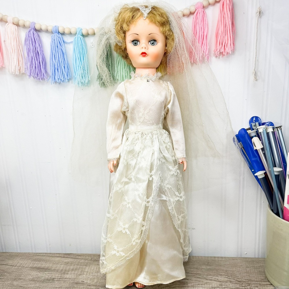 Vintage 24 Inch Bride Doll White Satin Lace Wedding Dress Veil 1950s Sleep Eyes